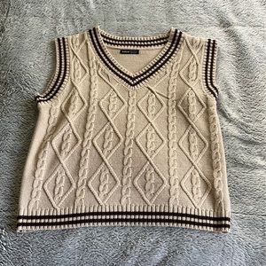 cute knit vest brown tones brand new